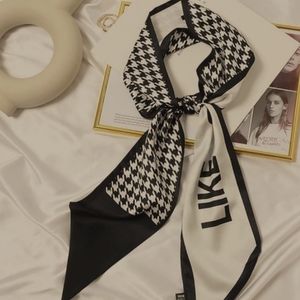 Luxury Black and Cream printed simulation silk fabric pattern Scarf and Clips